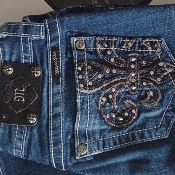 Miss Me | Fleur De Lis Signature Embellished Skinny SlimStretchy Jean, 7"rize - Picture 2 of 8